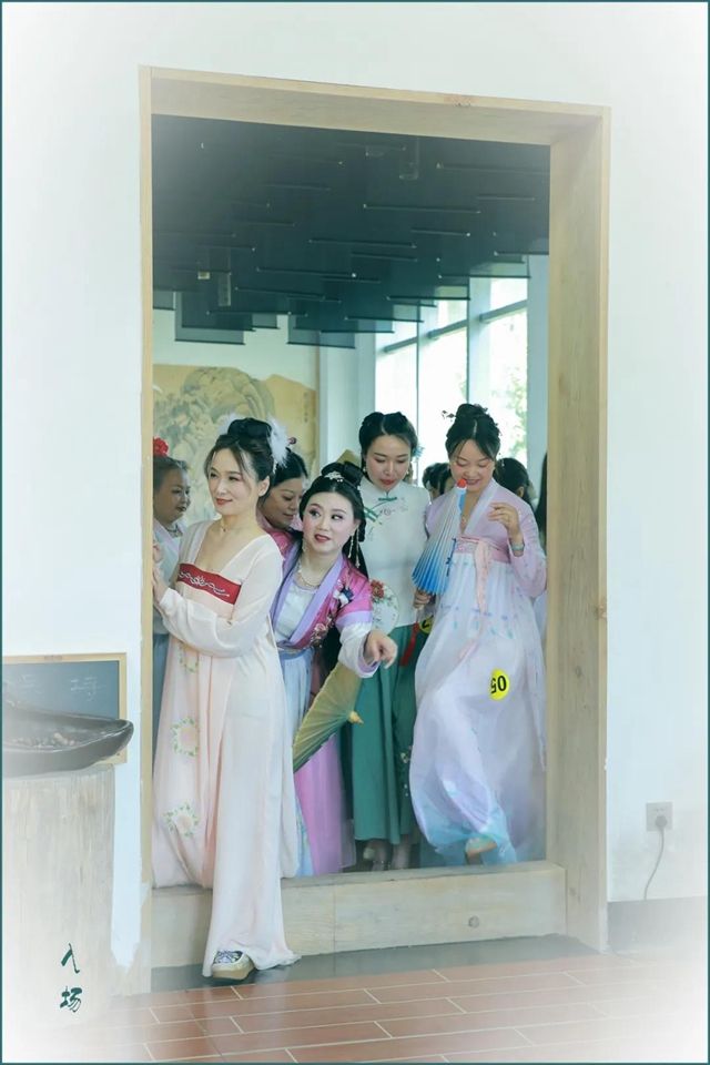 酒城女创联盟携手青年画社：传承传统文化，展示古韵空间(图4)