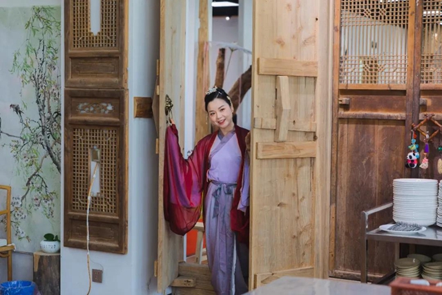 酒城女创联盟携手青年画社：传承传统文化，展示古韵空间(图3)