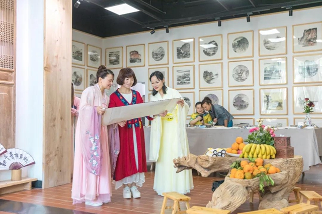 酒城女创联盟携手青年画社：传承传统文化，展示古韵空间(图6)