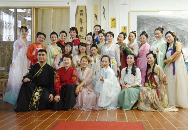 酒城女创联盟携手青年画社：传承传统文化，展示古韵空间(图12)