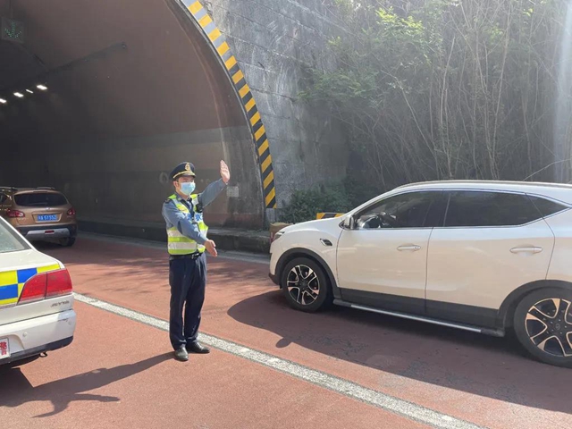 你贡献了多少？四川“五一”大数据：超1700万辆次车上高速；4天消费18.2亿元(图2)