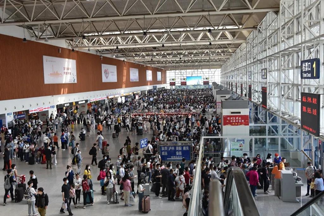 你贡献了多少？四川“五一”大数据：超1700万辆次车上高速；4天消费18.2亿元(图5)