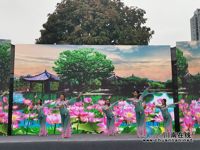 泸县百团演艺启动“永远跟党走”颂党恩文艺演出活动(图5)