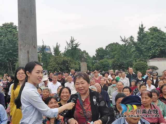 泸县百团演艺启动“永远跟党走”颂党恩文艺演出活动(图7)