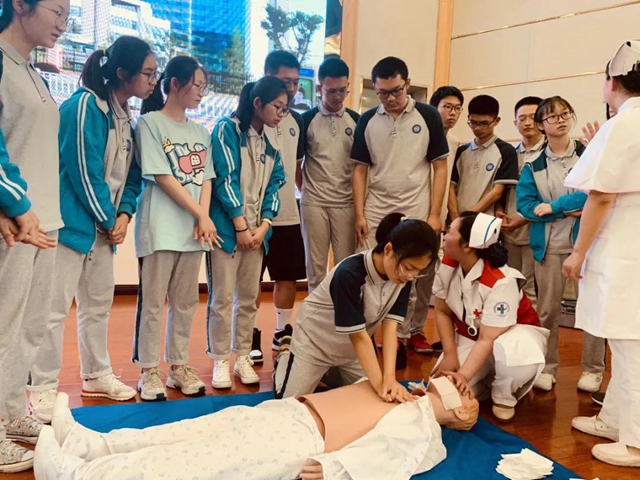 传承红色基因,创新发展护理|泸州市人民医院开展5.12护士节系列活动(图4) 传承红色基因,创新发展护理|泸州市人民医院开展5.12护士节系列活动(图4)