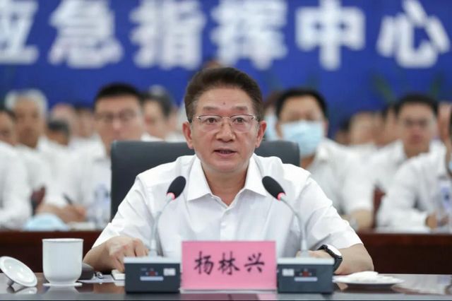 泸州市“护航·2021”综合应急实战演练举行(图2) 泸州市“护航·2021”综合应急实战演练举行(图2)