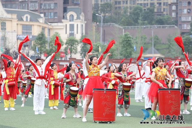 龙马潭这场8000余名师生参与的活动，让全国知名专家数度哽咽！(图4)