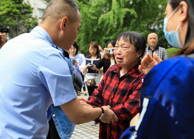 泸州两名男童同时失踪,1800公里的回家路他们走了28年(图5) 泸州两名男童同时失踪,1800公里的回家路他们走了28年(图5)