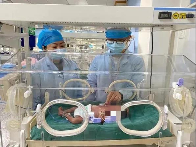 生命“闯关”！隆昌这家医院拯救了一对龙凤胎早产儿(图4)