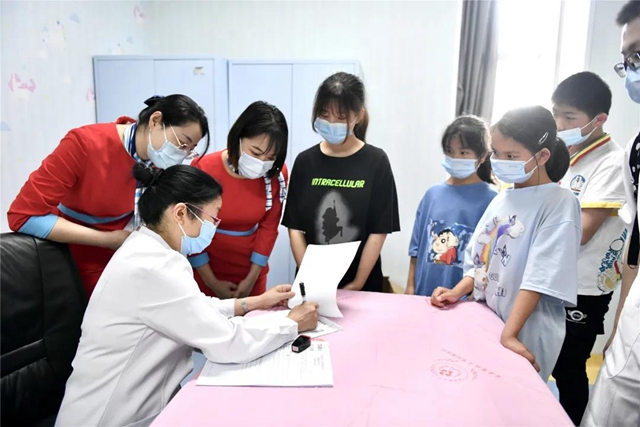 每年来西南医大附院过六一的连体孩子们长大了！快满18岁的她们，愿望是当医生(图8)