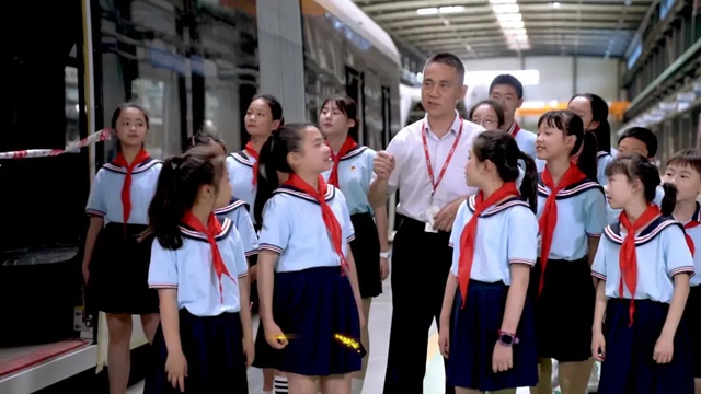 超震撼！宜宾万名学子“唱支山歌给党听”!(图7)