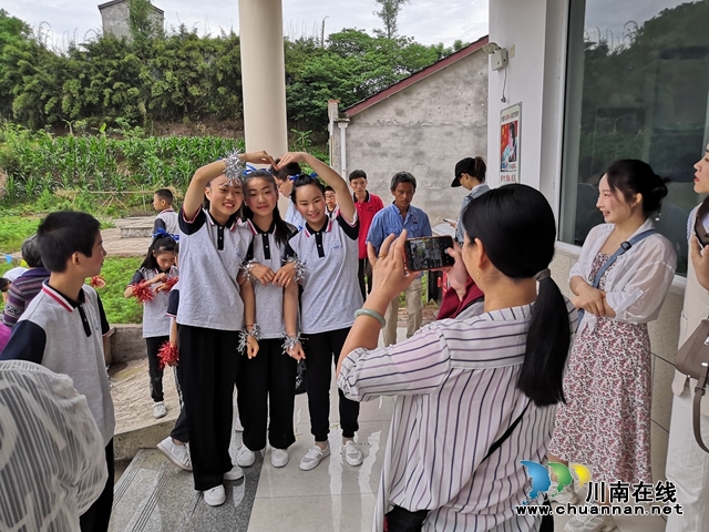 六一节特稿∣三省儿童画熊猫，万千大爱汇安民(图20)