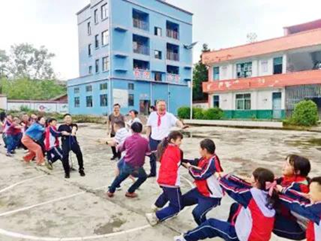 【公益】体彩搭建“快乐操场”(图2)