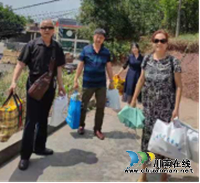 泸州:让你我她闪动“爱心”,让残疾儿童“笑起来”!(图4) 泸州:让你我她闪动“爱心”,让残疾儿童“笑起来”!(图4)