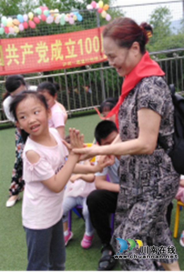 泸州:让你我她闪动“爱心”,让残疾儿童“笑起来”!(图11) 泸州:让你我她闪动“爱心”,让残疾儿童“笑起来”!(图11)
