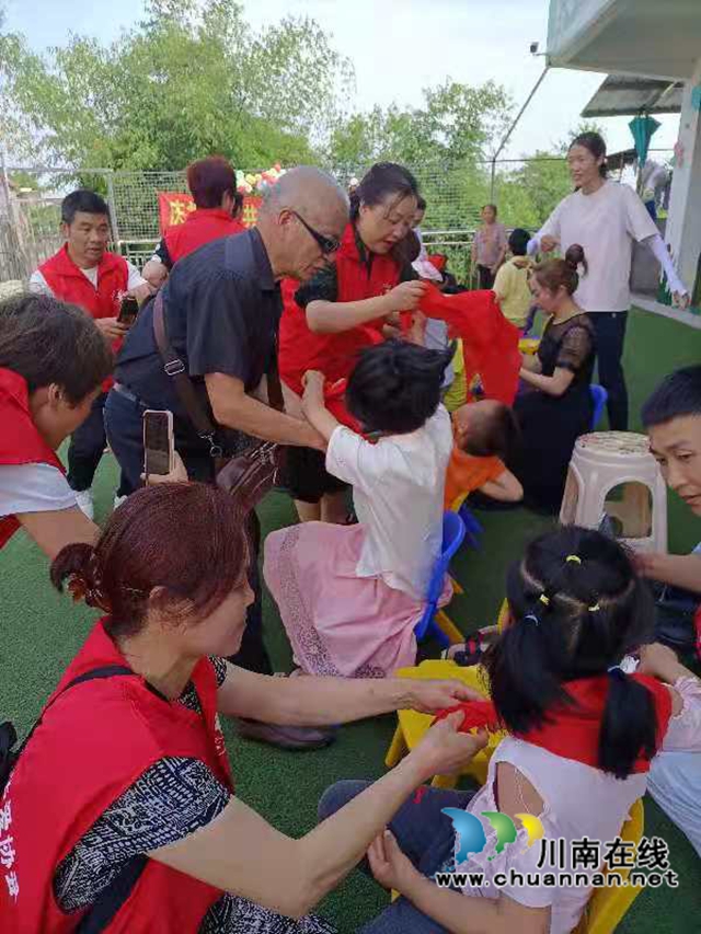 泸州:让你我她闪动“爱心”,让残疾儿童“笑起来”!(图13) 泸州:让你我她闪动“爱心”,让残疾儿童“笑起来”!(图13)