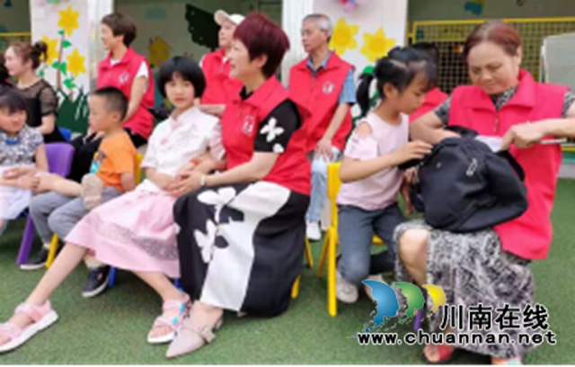 泸州:让你我她闪动“爱心”,让残疾儿童“笑起来”!(图20) 泸州:让你我她闪动“爱心”,让残疾儿童“笑起来”!(图20)