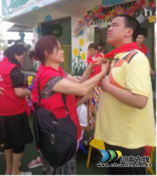 泸州:让你我她闪动“爱心”,让残疾儿童“笑起来”!(图27) 泸州:让你我她闪动“爱心”,让残疾儿童“笑起来”!(图27)