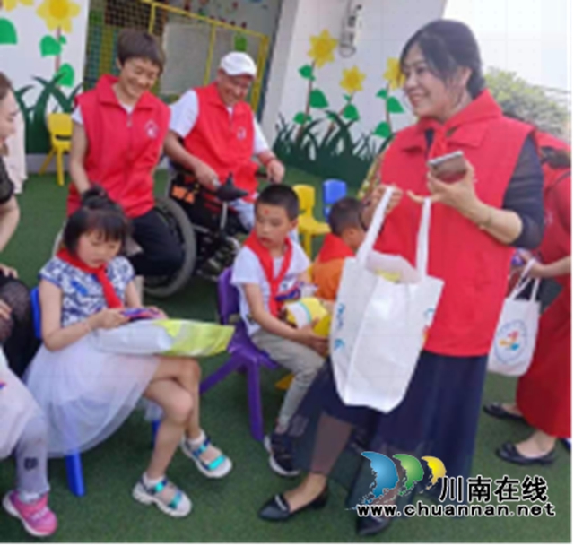 泸州:让你我她闪动“爱心”,让残疾儿童“笑起来”!(图28) 泸州:让你我她闪动“爱心”,让残疾儿童“笑起来”!(图28)