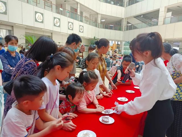 泸州：传承国粹学中医，天使宝贝做香丸(图17)