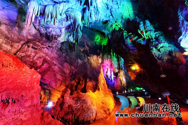 古蔺：游古蔺大黑洞，品苗家风情酒(图2)