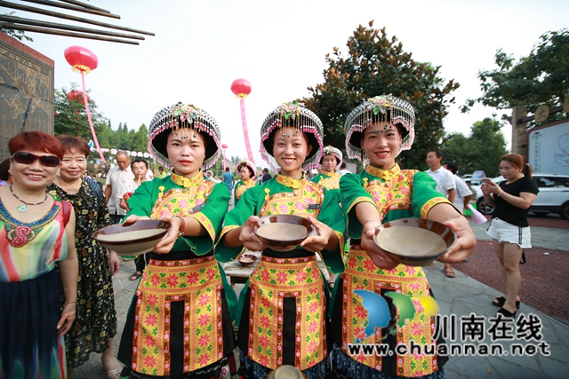 古蔺：游古蔺大黑洞，品苗家风情酒(图5)