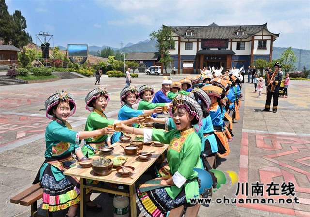 古蔺：游古蔺大黑洞，品苗家风情酒(图10)