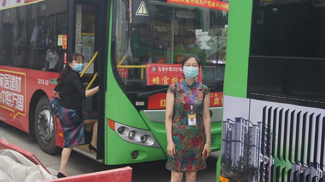 ​高考首日|泸州3.3万余名考生乘风追梦，这些精彩瞬间值得回味！(图7)