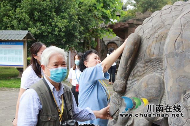 书画逢酒 笔墨飘香丨川中南七市老年书画联展会议代表采风沈子国酒庄(图11)