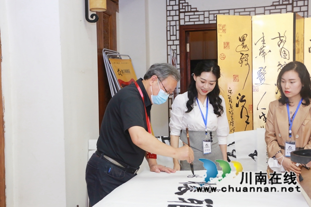 书画逢酒 笔墨飘香丨川中南七市老年书画联展会议代表采风沈子国酒庄(图21)