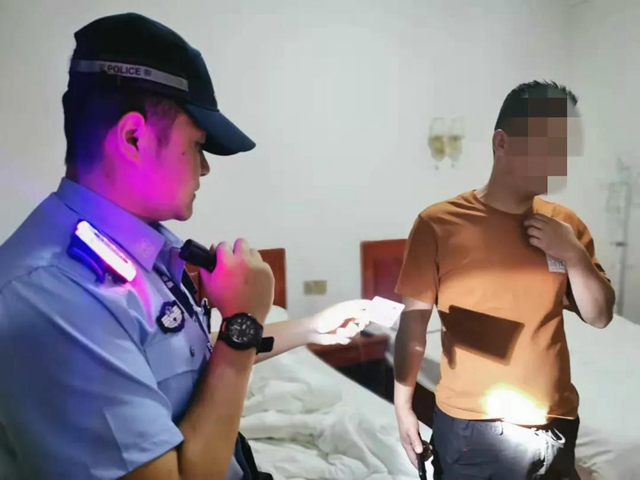 叙永公安开展高考后大清查行动(图4)