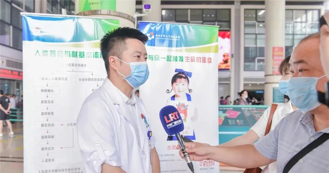 她只是路过,却从医院带走了一张“有份量”的证书!(图14) 她只是路过,却从医院带走了一张“有份量”的证书!(图14)