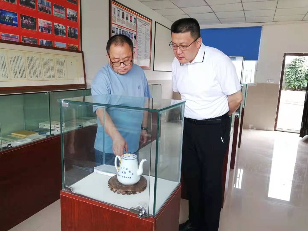 打造基层统战品牌,发挥好阵地作用 泸州市江阳区委常委张志方调研基层统战工作阵地(图2) 打造基层统战品牌,发挥好阵地作用 泸州市江阳区委常委张志方调研基层统战工作阵地(图2)