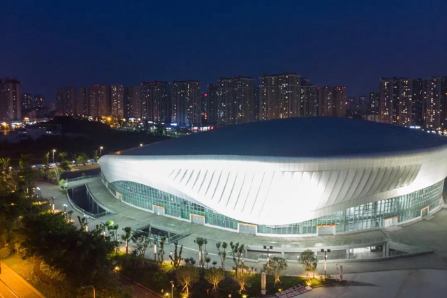 点亮璀璨的城市会客厅！内江市体育中心最新航拍闪“亮”登场(图4)