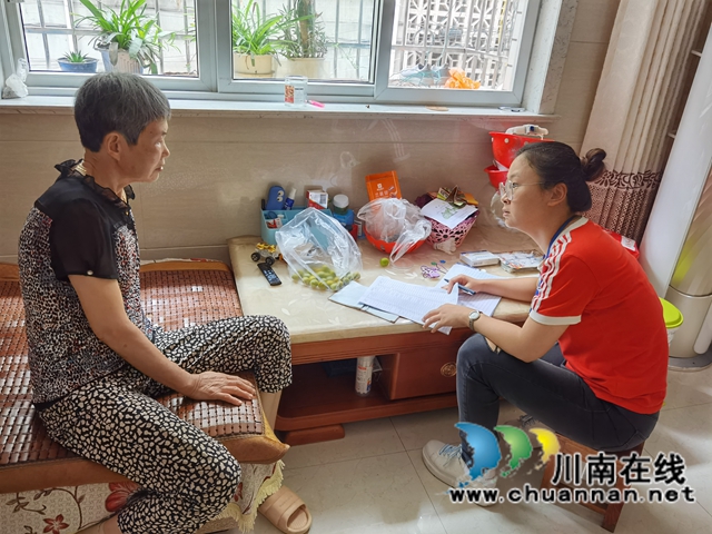 泸县残联开展“我为群众办实事”实践活动——反诈宣传进家庭(图2) 泸县残联开展“我为群众办实事”实践活动——反诈宣传进家庭(图2)