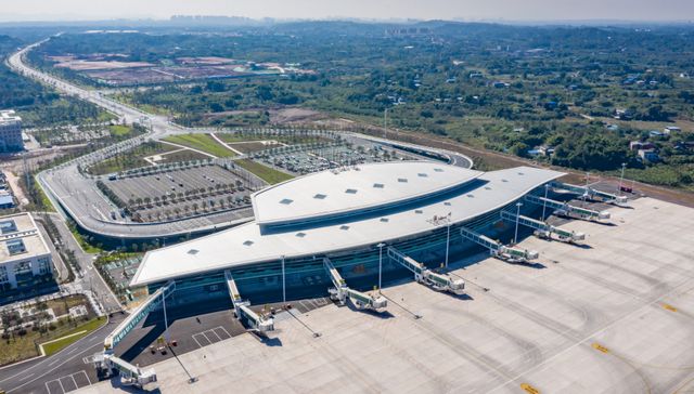 【萌萌哒】快来瞅瞅央视公益广告里面的泸州云龙机场航站楼！(图4)