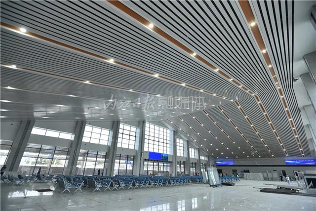 “浓墨泼彩”的一笔！绵泸高铁内江东站终于显露山水(图4)