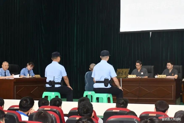 太嚣张!富顺吉安庄竟有人贩毒!(图3) 太嚣张!富顺吉安庄竟有人贩毒!(图3)