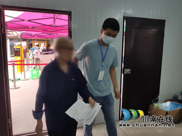 暖心!龙马潭区小市街道为残疾人群接种疫苗设专人服务(图3) 暖心!龙马潭区小市街道为残疾人群接种疫苗设专人服务(图3)