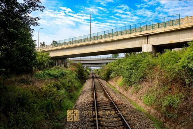 西部陆海新通道西线隆黄铁路隆昌至叙永段,今日启动扩能改造