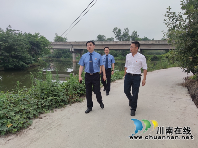 陈枫到泸县百和镇督导河长制工作(图2) 陈枫到泸县百和镇督导河长制工作(图2)
