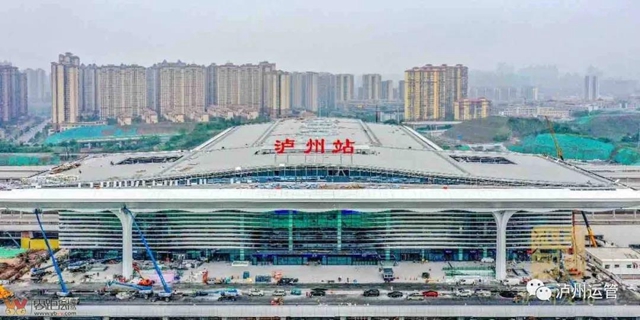 泸州多部门在高铁站举行综合运输保障实战演练(图8) 泸州多部门在高铁站举行综合运输保障实战演练(图8)