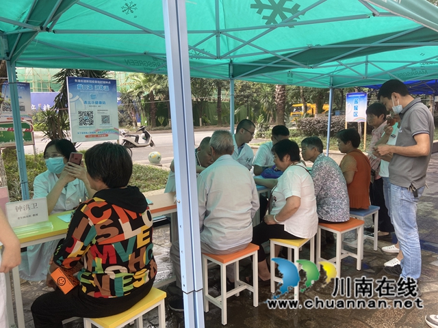 龙马潭区鱼塘街道云华山社区：情系社区，关爱健康(图2)