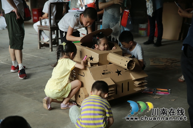 纳溪区：巧手凝聚爱国情，革命故事跃纸上(图3)