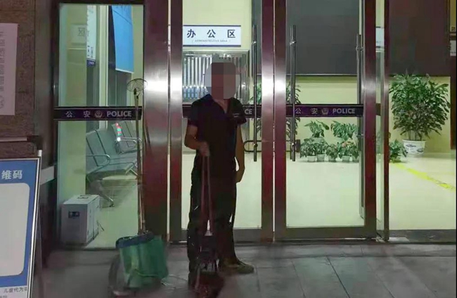 鲶鱼、鲫鱼、小龙虾，泸州男子深夜电鱼被抓，只因儿子想吃……(图4)