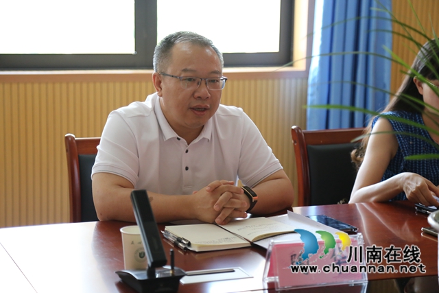 泸州市委统战部到古蔺金兰高中调研市民族团结进步示范单位创建工作