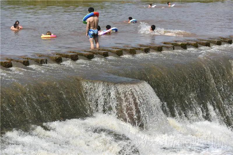 耍水啦！飞流直下三千尺！内江这个地方进入最佳观赏期(图5)