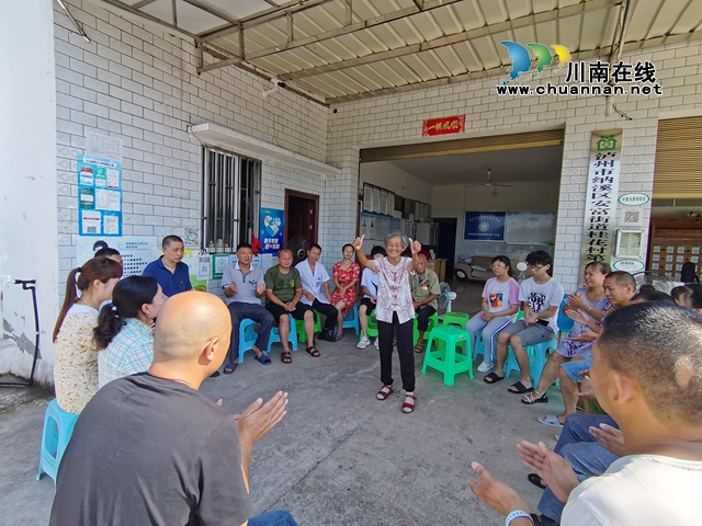 纳溪：朴实歌词抒真情，八旬老人自编民歌给党听(图2)