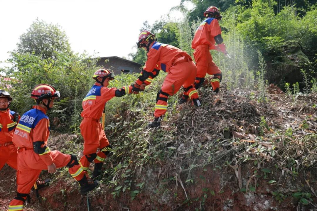 纳溪区举行2021年突发地质灾害应急抢险双盲演练(图3)