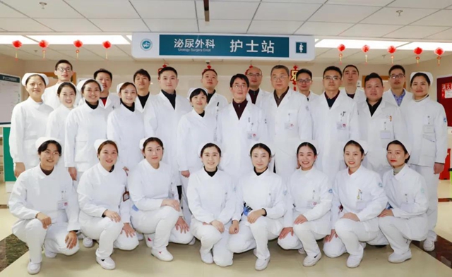 【围观】真猛!男子竟自己割包皮?(图12) 【围观】真猛!男子竟自己割包皮?(图12)